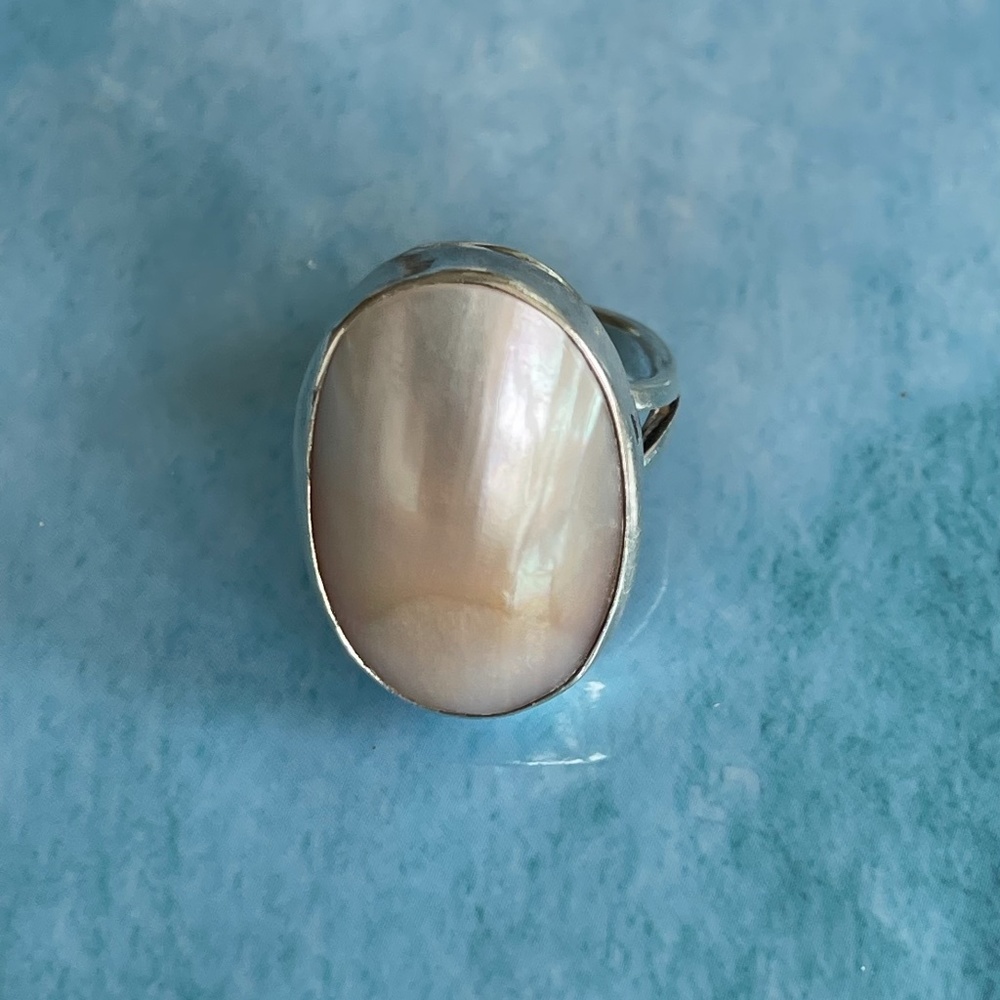 Nakai Mother of pearl  Ring Sz 8
